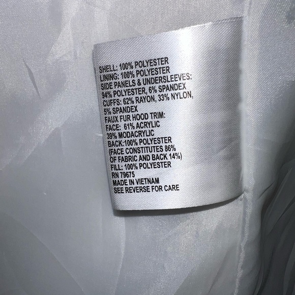 MICHAEL Michael Kors White Puffer Jacket with Faux Fur Trim - Picture 12 of 14